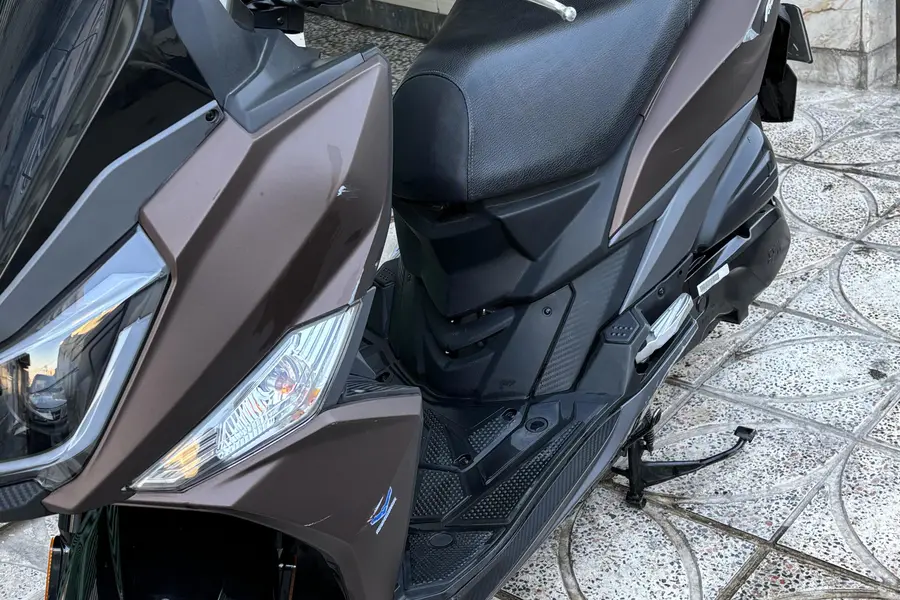 اس وای ام، گلکسی J 200