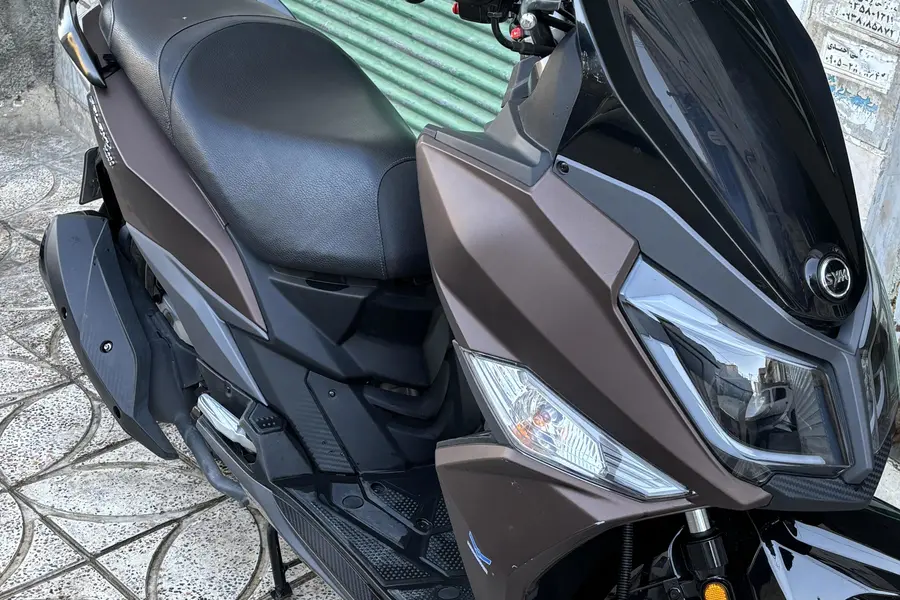 اس وای ام، گلکسی J 200