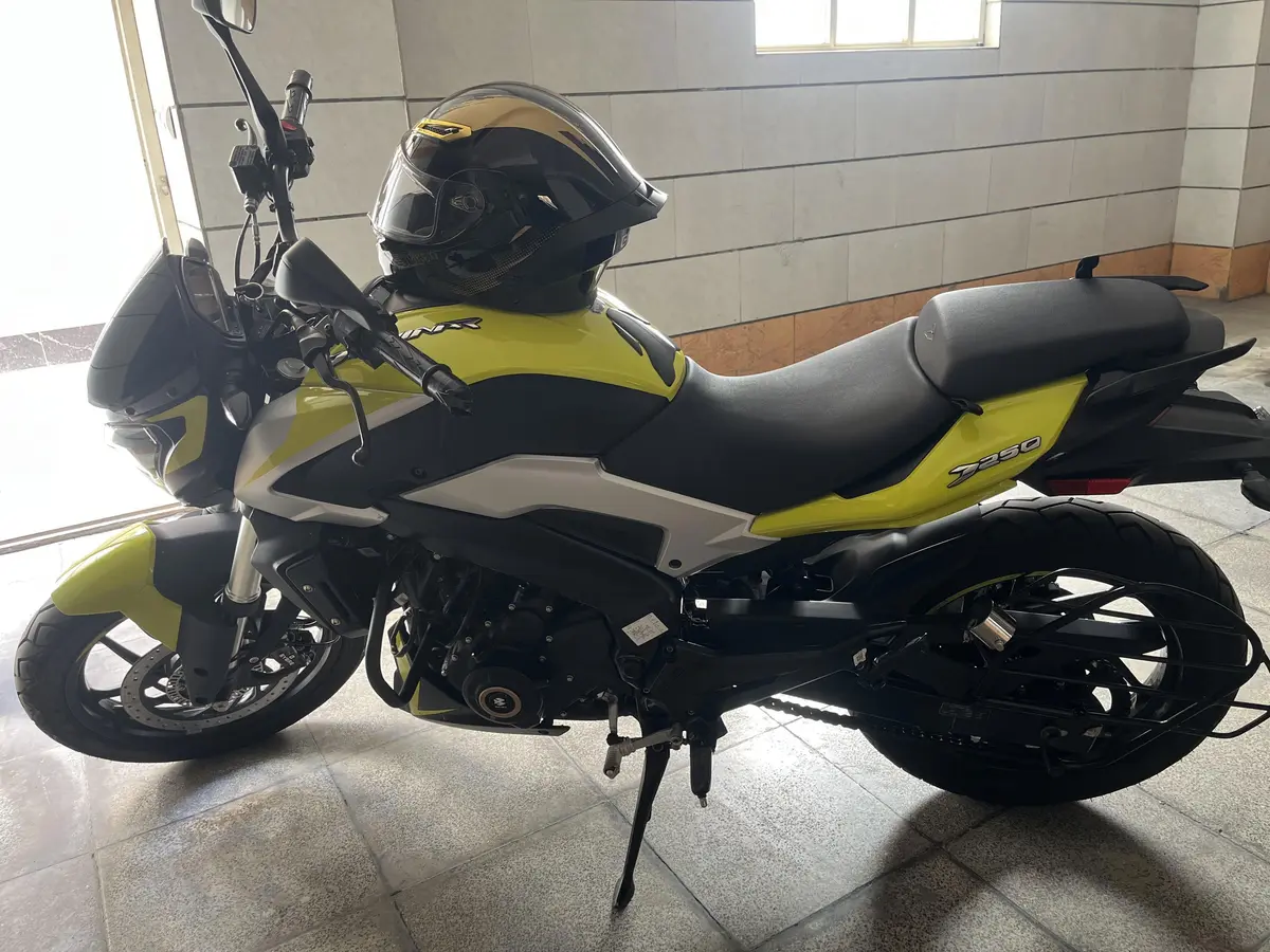 باجاج،  دومینار 250