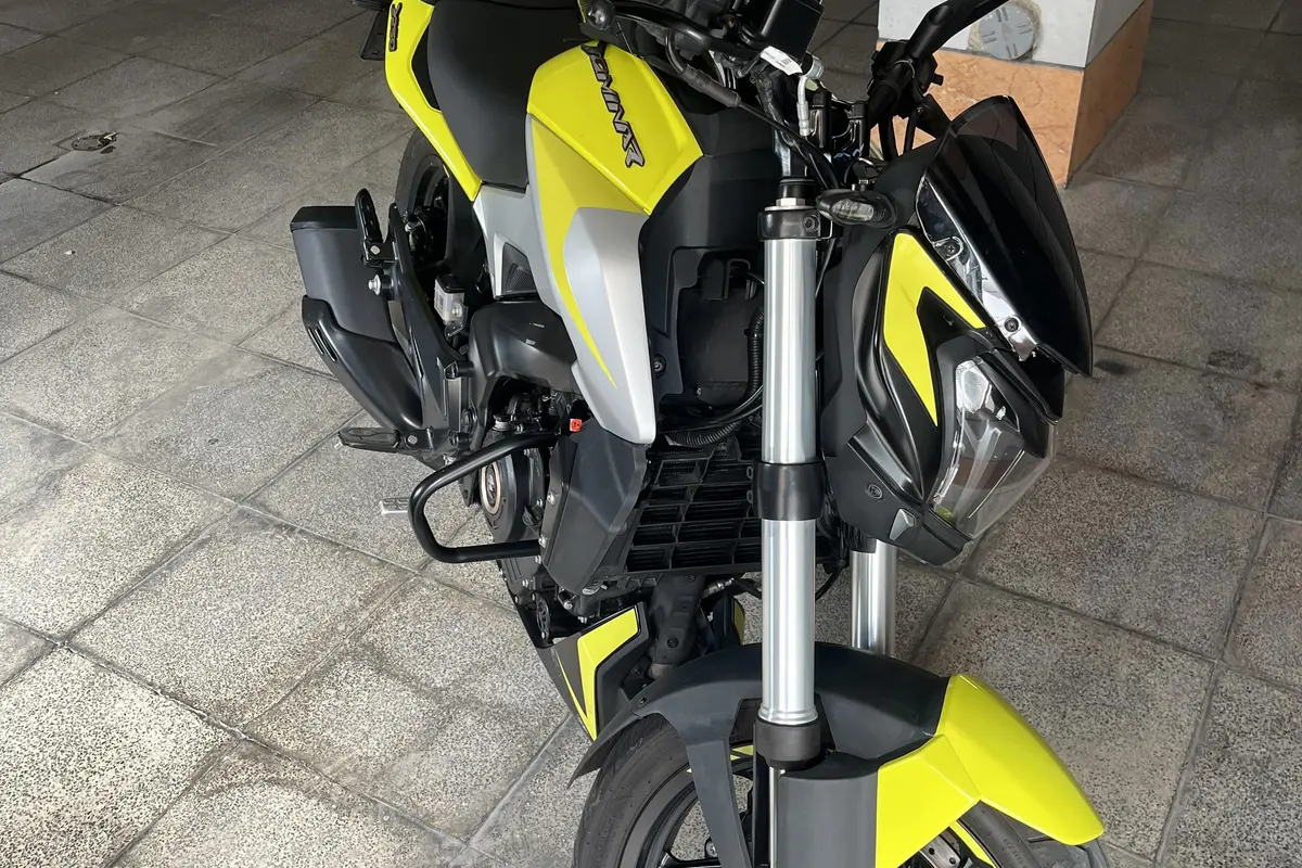 باجاج،  دومینار 250