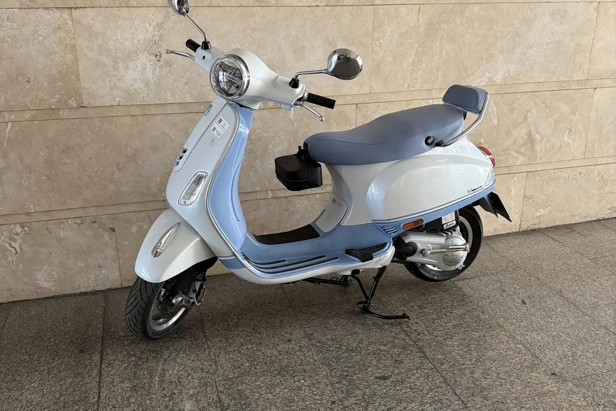 وسپا،  وی 150