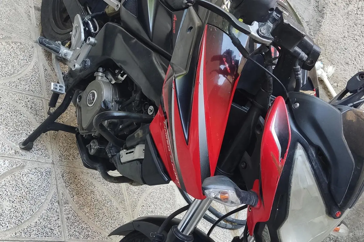 باجاج،  پالس 200NS