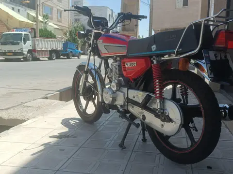 هوندا، CD 200
