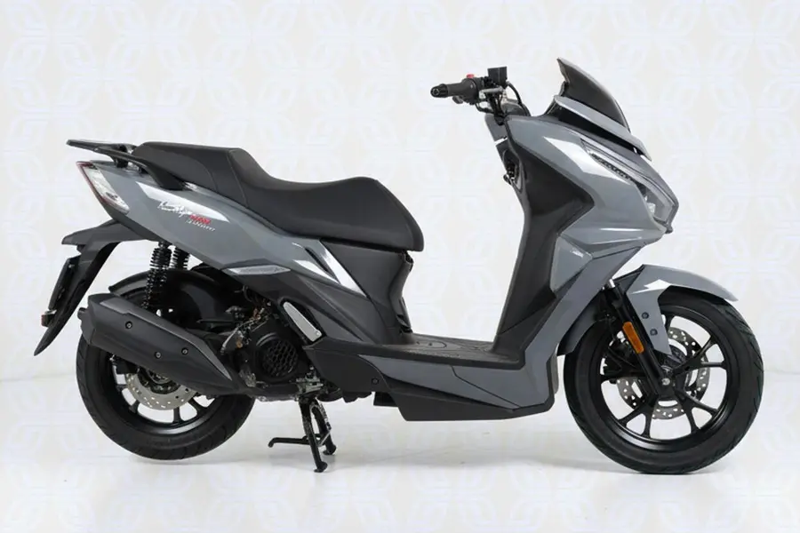 اس وای ام، لاکی ایوو 185