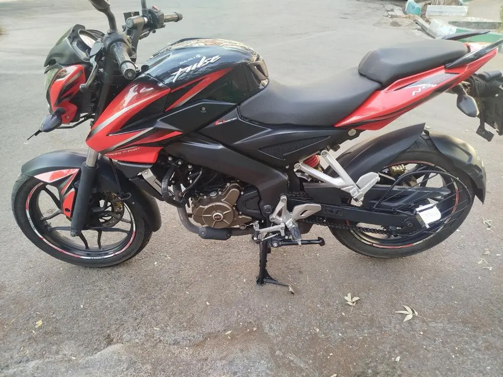 باجاج،  پالس 200NS
