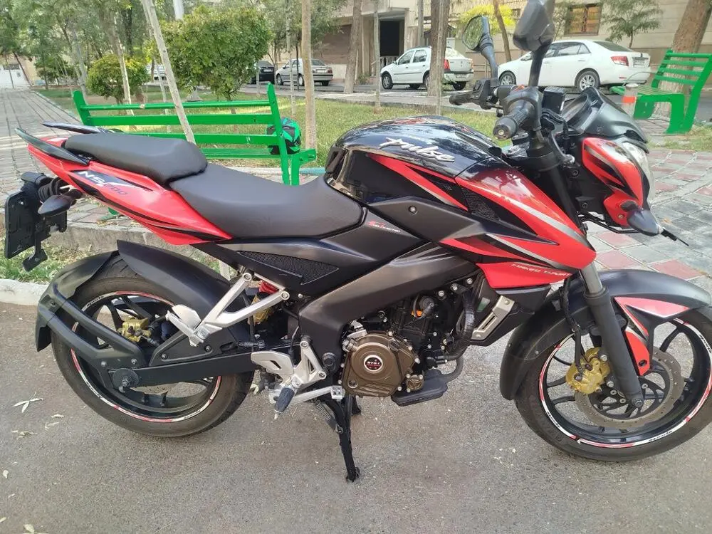 باجاج،  پالس 200NS