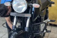 باجاج، پالس 180