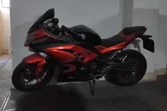 کاوازاکی، ZX 300
