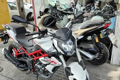 بنلی، TNT 150