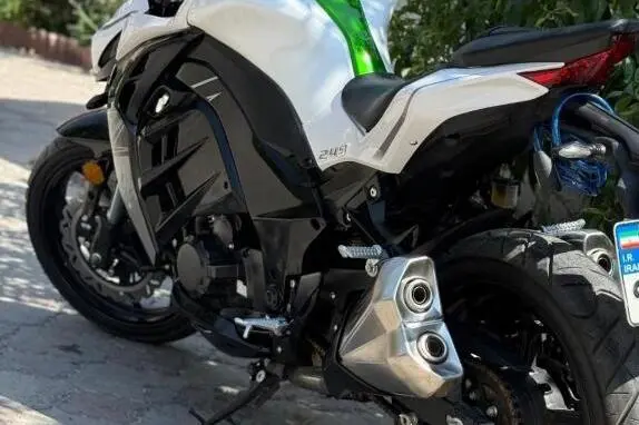 کاوازاکی  Z1000
