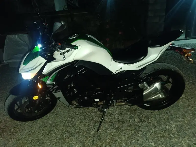 کاوازاکی  Z1000