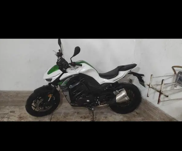 کاوازاکی  Z1000