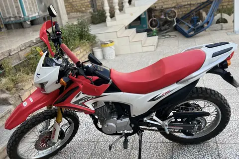 نیرو موتور شیراز، پرواز 200 تریل