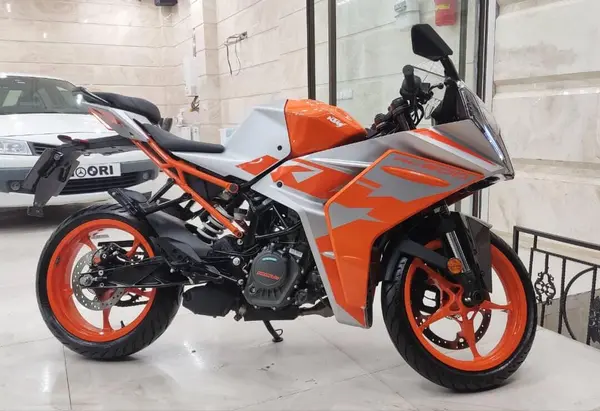 کی تی ام  RC200 ABS