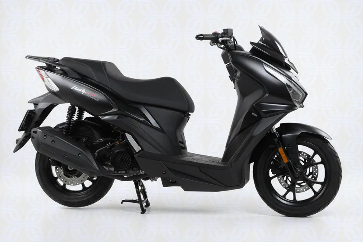 اس وای ام،  لاکی ایوو 185