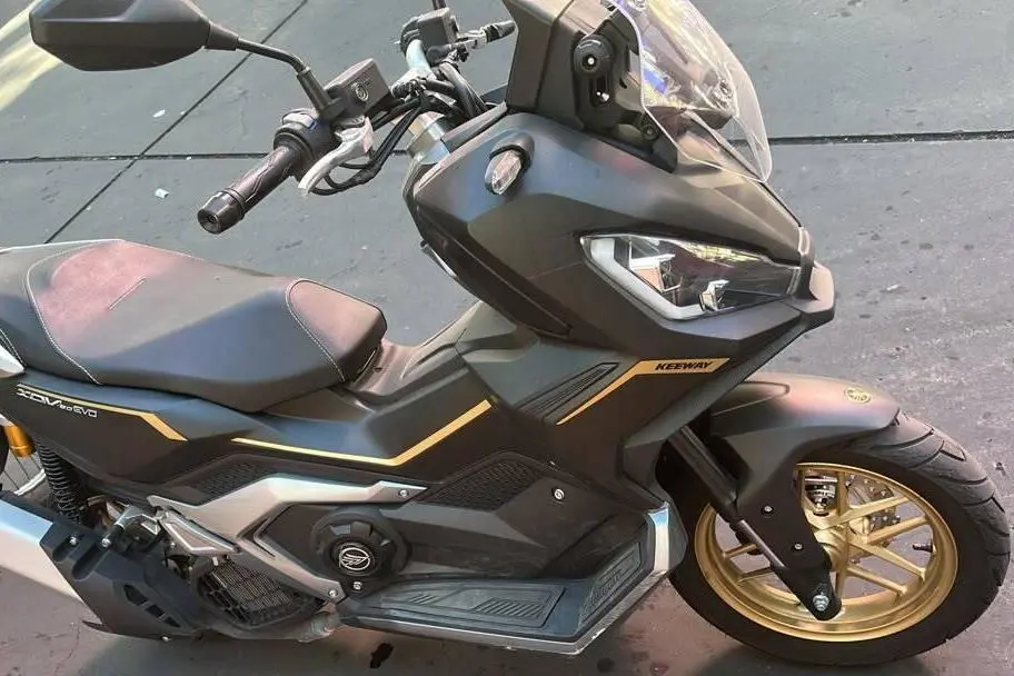 کی وی،  XDV180