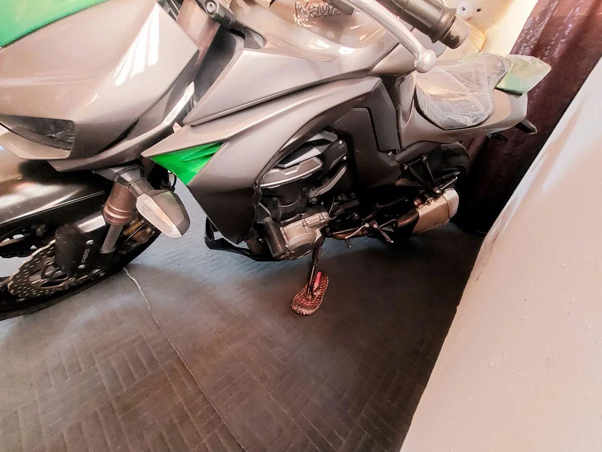 سوزوکی،  GS 1000