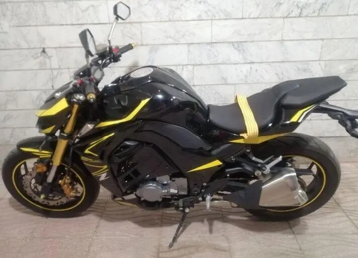 کاوازاکی  Z1000