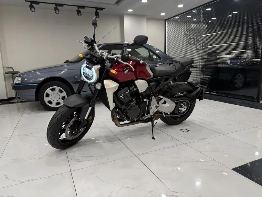 هوندا، CB 1000 R