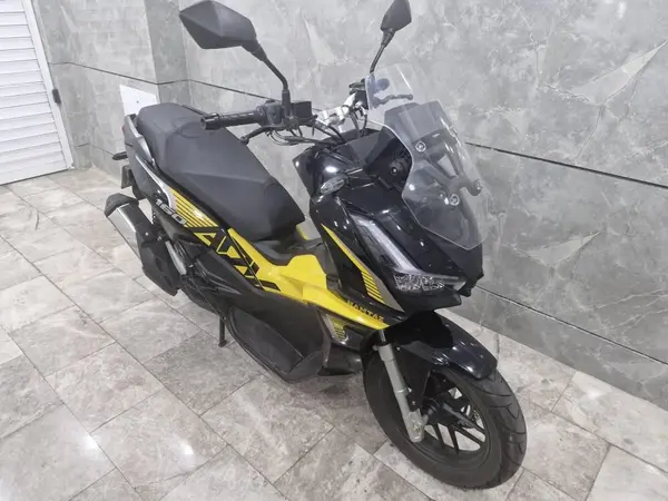 هوندا  ADV 160