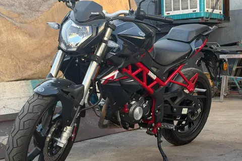 بنلی، TNT 150