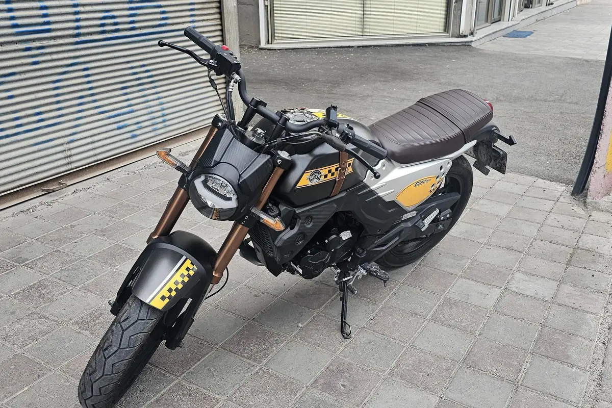 جهان همتا،  بلنتا CR 200