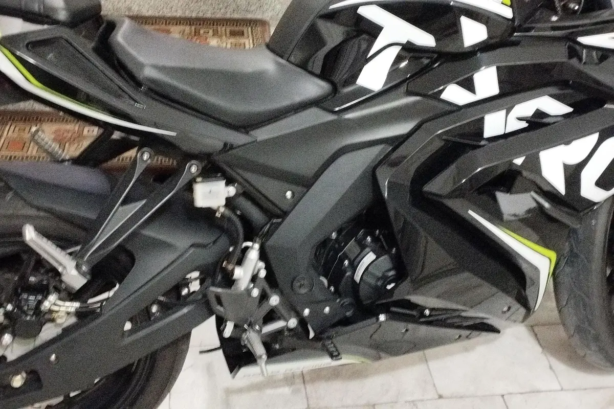 کویر موتور،  CDI200