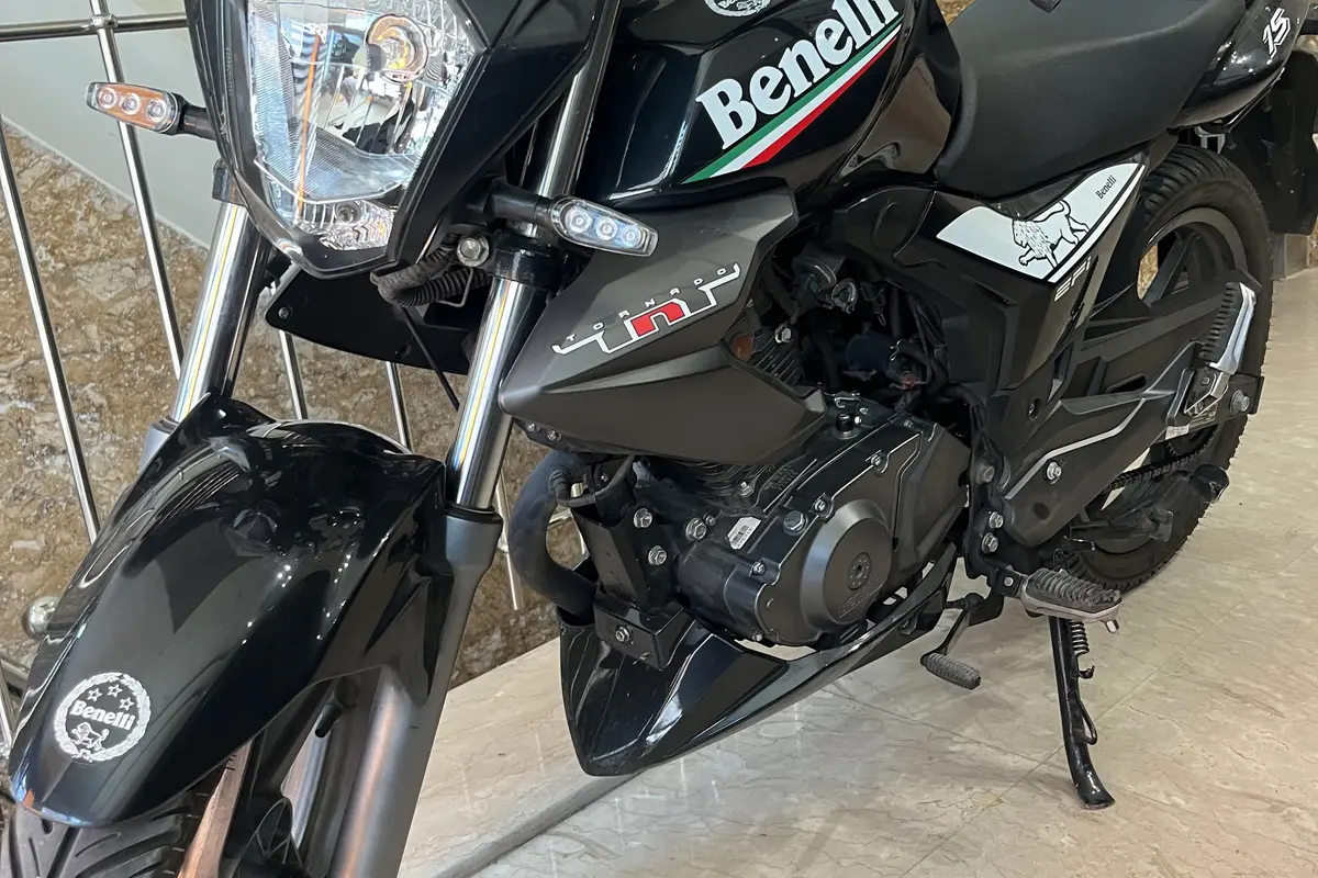 بنلی،  TNT 150