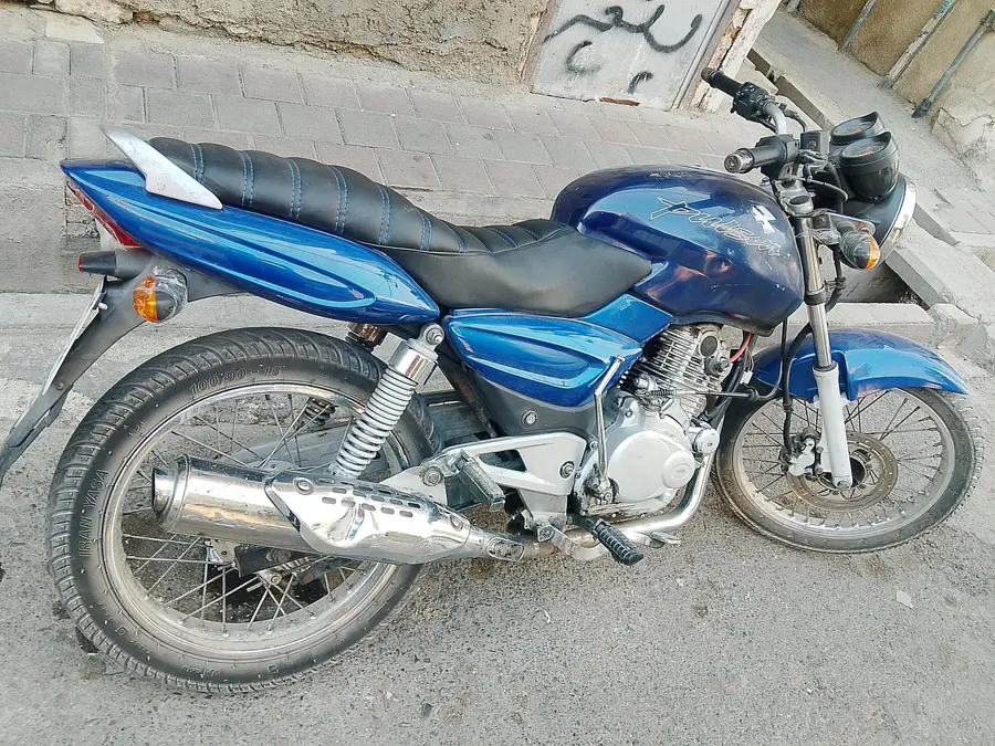 باجاج، پولسار 180