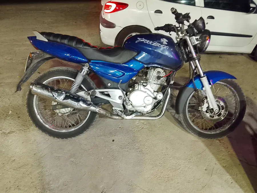 باجاج، پولسار 180