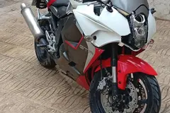 هیوسانگ، جی تی 250R