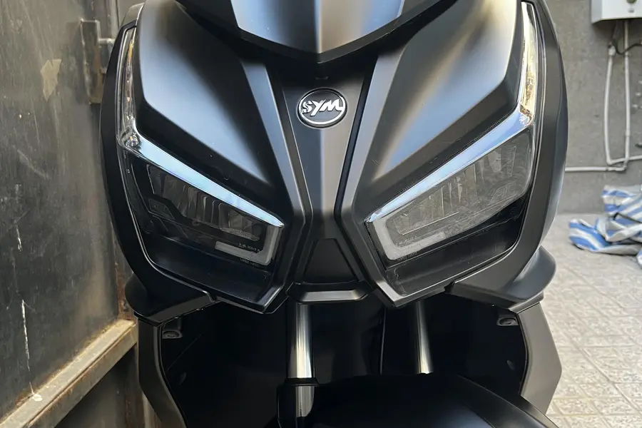 اس وای ام، لاکی ایوو 185