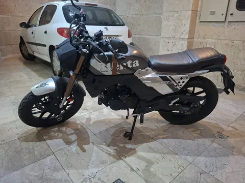 جهان همتا، بلنتا CR 200