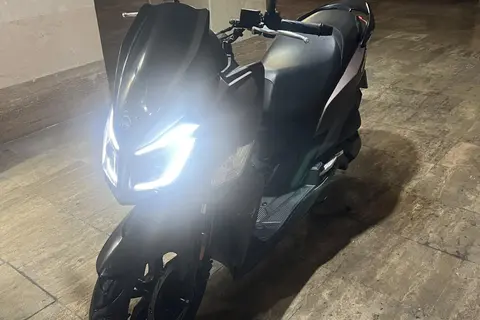 اس وای ام، گلکسی J 200