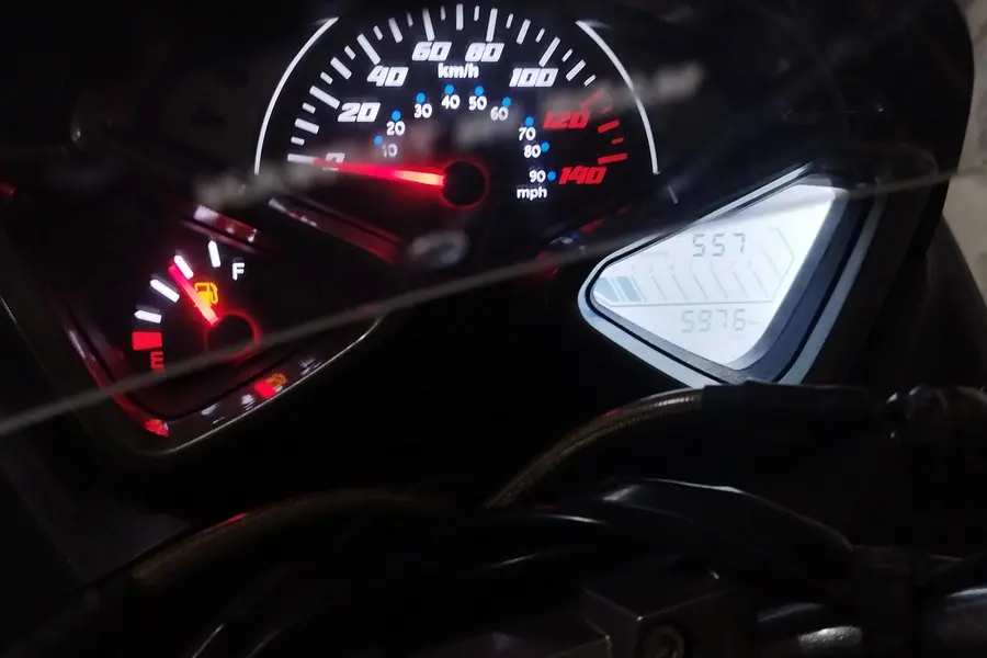 اس وای ام، گلکسی J 200