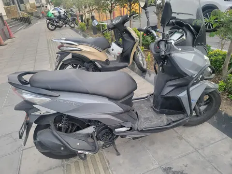 اس وای ام، گلکسی J 200