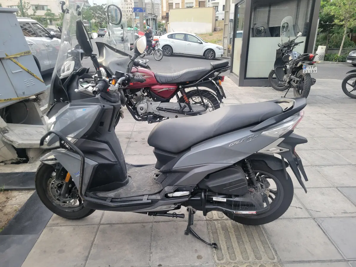 اس وای ام،  گلکسی J 200