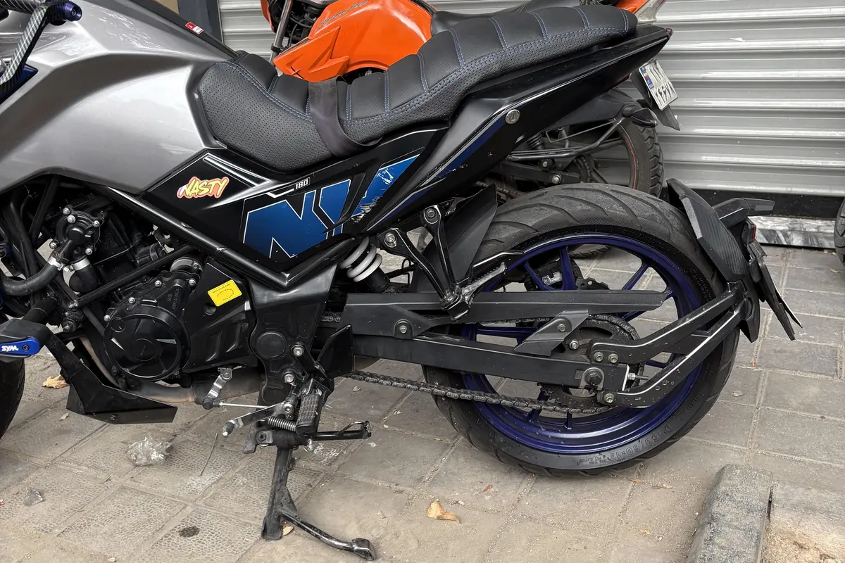 اس وای ام،  گلکسی NA 180