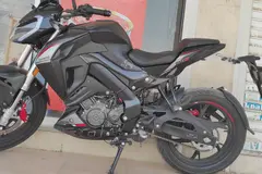 بنلی، TNT 180S