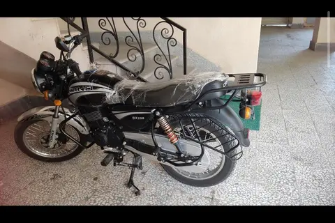 نیرو موتور شیراز، بوکسر BX 200