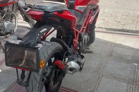 بنلی، TNT 150
