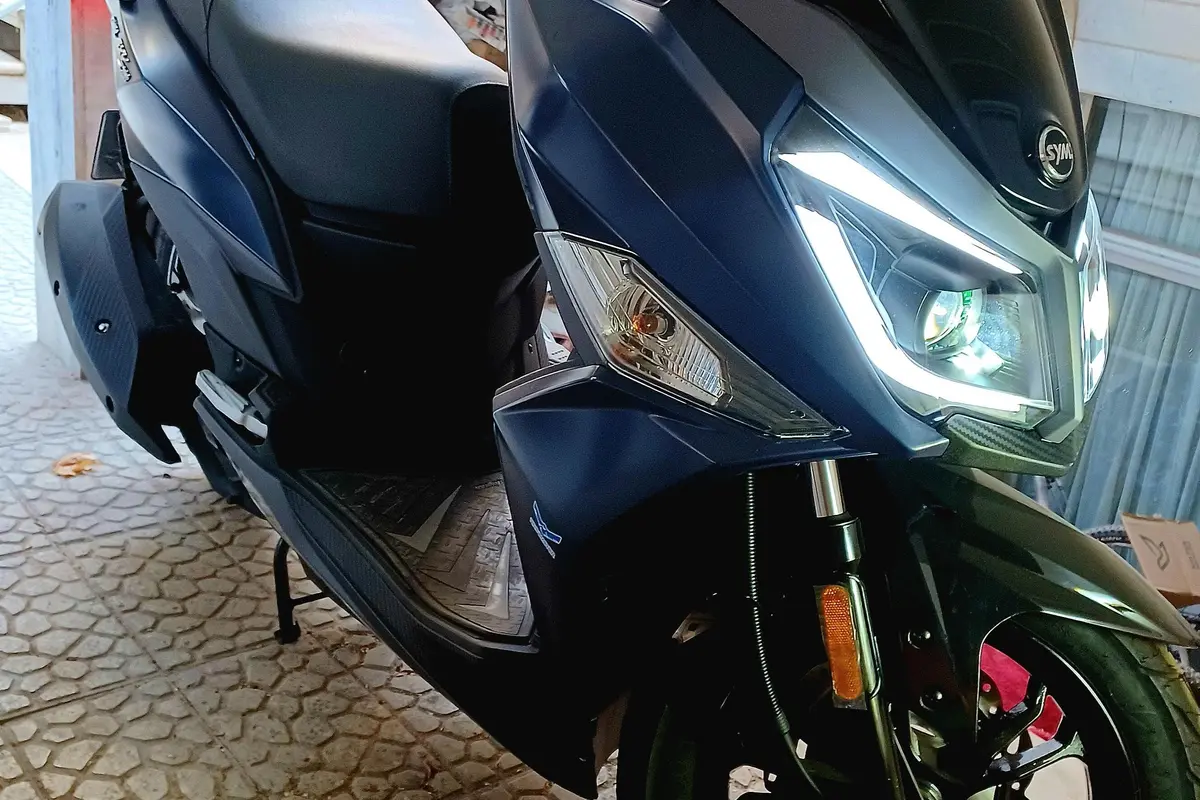 اس وای ام  گلکسی J 200