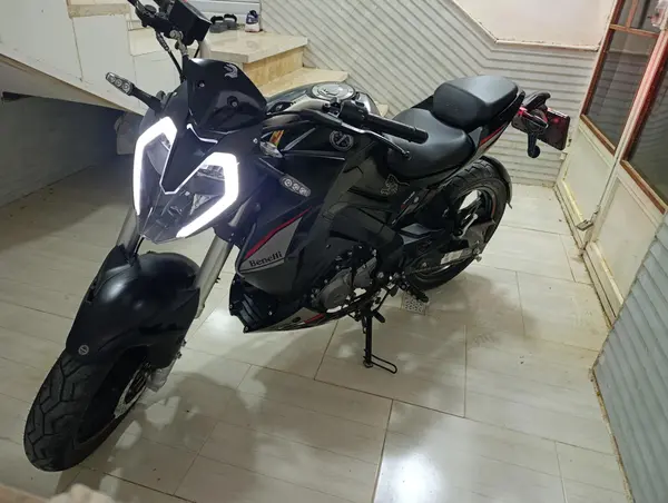 بنلی  TNT 180S