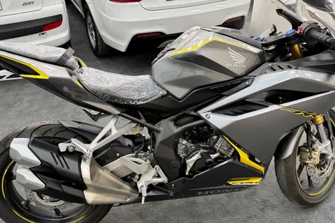 هوندا، CBR 250