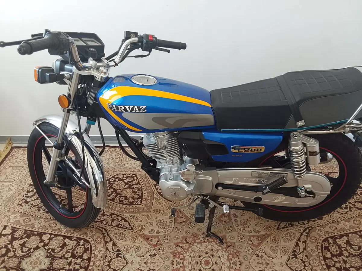 نیرو موتور شیراز،  پرواز 200