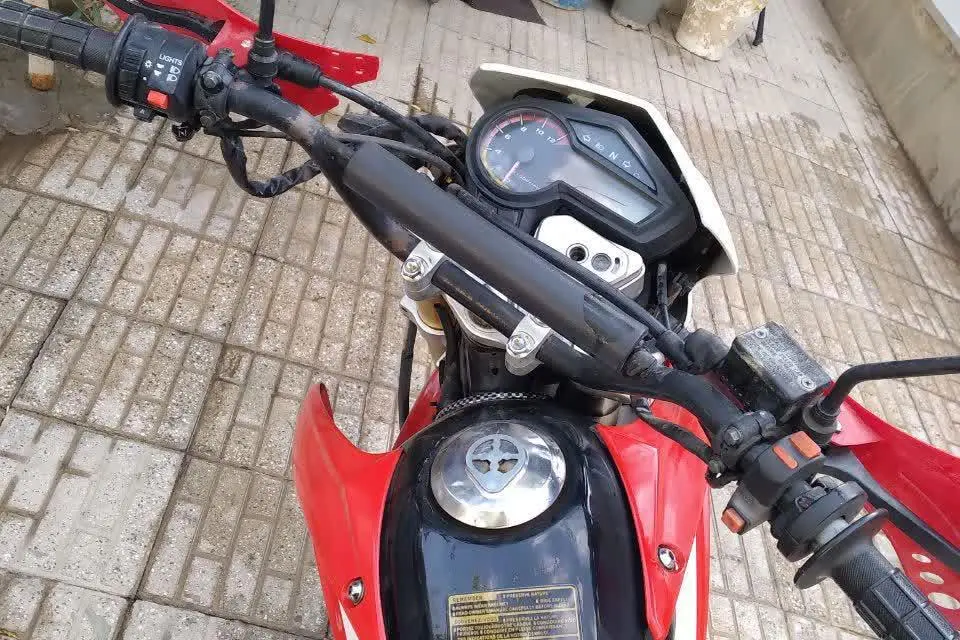 جهان همتا،  فلات CRF200