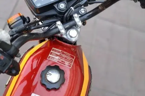 کویر موتور، CDI200