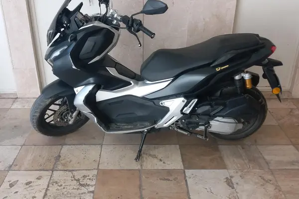 هوندا  ADV 150