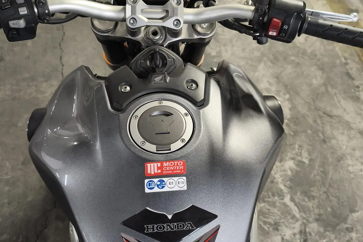 هوندا،  CB 1000