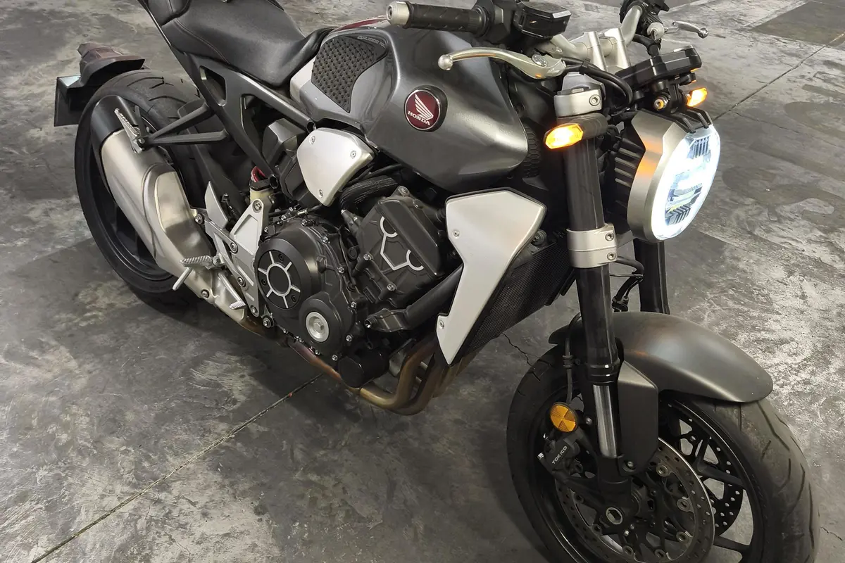 هوندا،  CB 1000